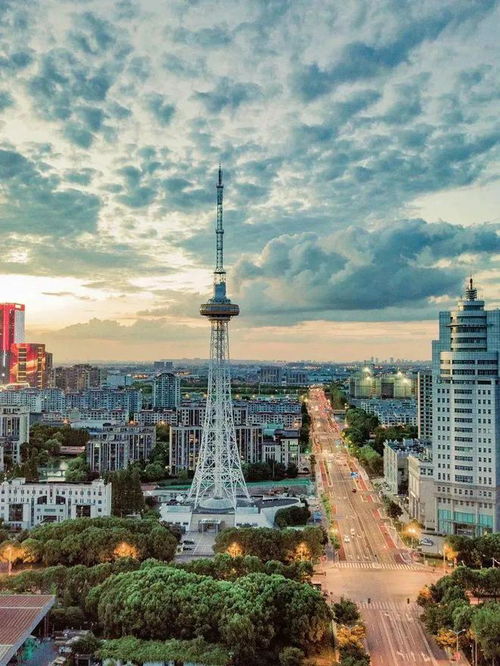 昆明街头烟火气十足