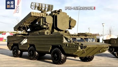 乌克兰军队操作防空系统