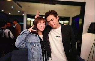 吴谨言与洪尧甜蜜合影