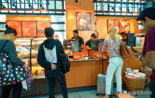 星巴克门店排队场景