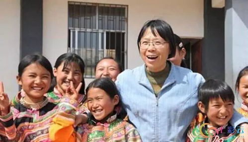 高三姑娘们向张桂梅道别：我们爱你，这一幕让人泪目！