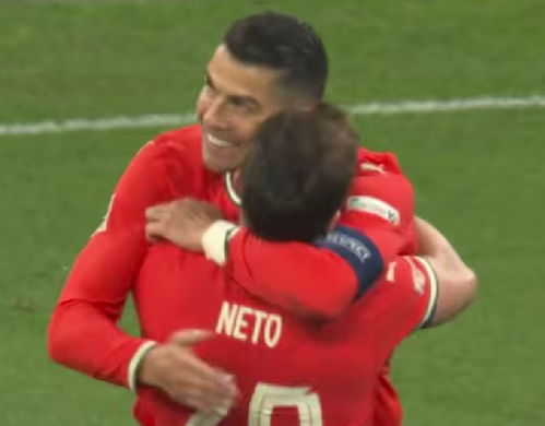 C罗在欧国联决赛中破门瞬间