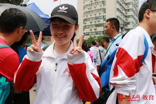 高考考生自信走出考场