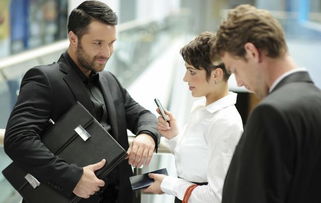 不同年龄段职场人士合作工作