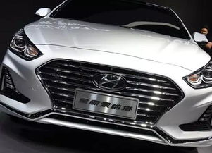 B10车型在上海车展亮相现场图