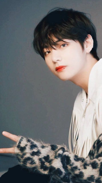 金泰亨专注舞台表情