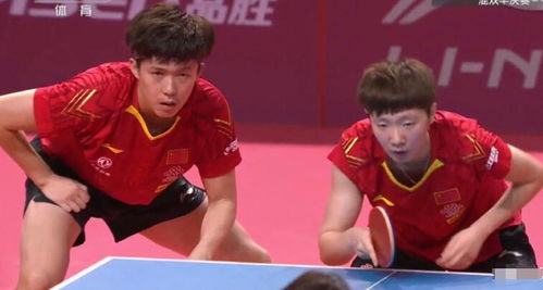 王楚钦挑战鹰眼判罚看乐了！国乒小将赛场上的“科技秀”