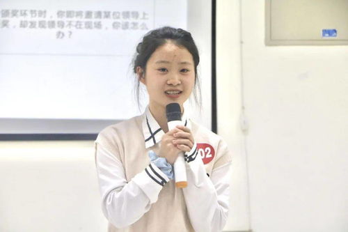 苗霖评书式解说苏超，抖音爆火背后的体育文化魅力