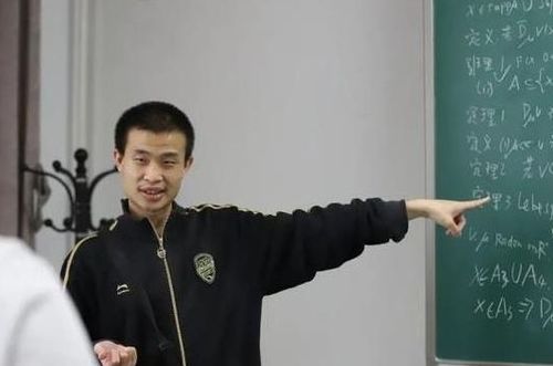 韦东奕开通账号引爆社交平台，4秒视频为何让网友疯狂？