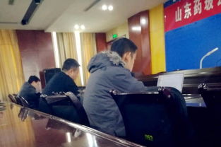 美团股东大会现场失控？王兴读稿遭股东怒怼，背后真相令人咋舌