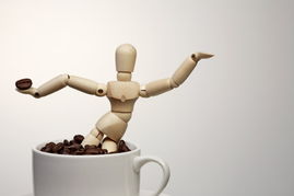 咖啡杯上升起的热气特写