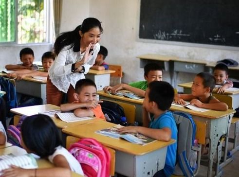 燃气公司回应北大毕业生抄表工事件：高学历是否浪费？网友吵翻了