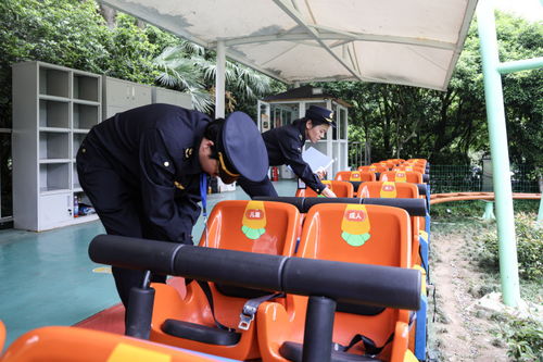 游乐设施安全检查现场