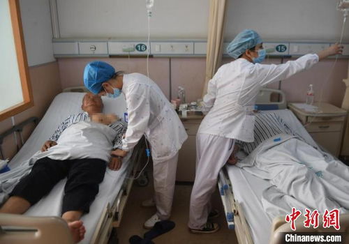 医院内伤者接受治疗