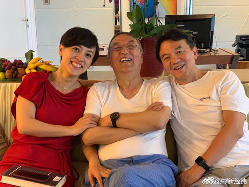 景旭刚与家人合影