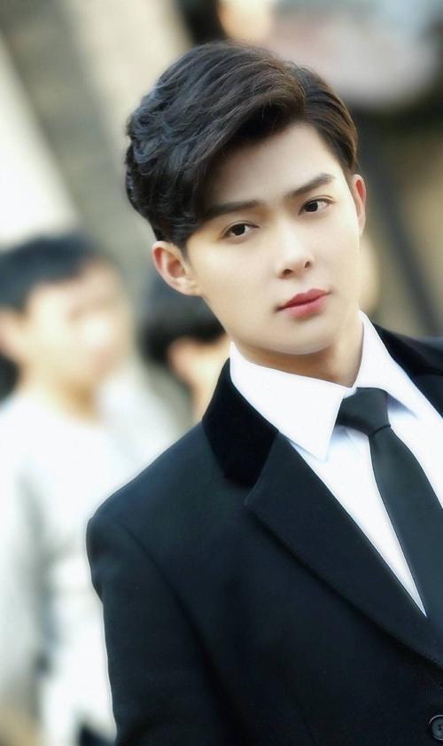 王安宇在广东街头被拍照片