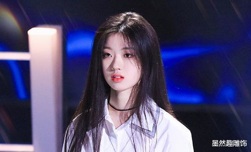 单依纯在后台接受采访