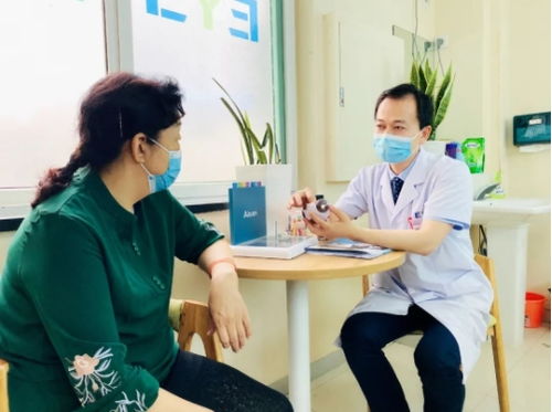 久坐刷手机，她的眼睛‘罢工’了！这些习惯你可能也有