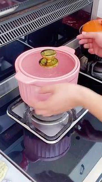 厨房硅胶防烫手套和调料架