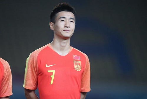 国足客场挑战巴林23人名单出炉，球迷热议这份‘新老结合’的阵容