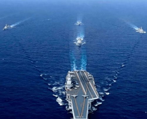 辽宁舰穿越宫古海峡