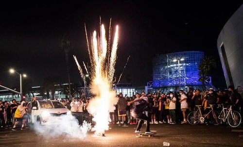 洛杉矶惊现新兵种 两大因素引爆加州“内战”升级