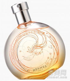 香水瓶收藏者展示藏品