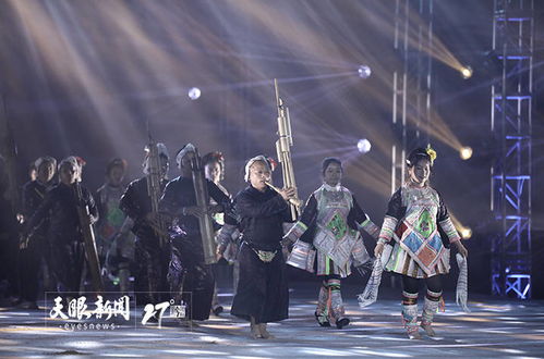 米山舞与Crypton团队讨论初音未来设计稿