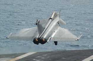 歼35舰载机起飞瞬间