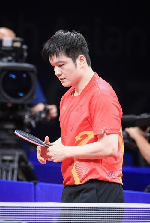 王楚钦与樊振东合影