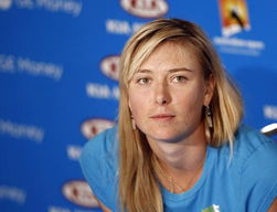 伊万在新闻发布会上发言