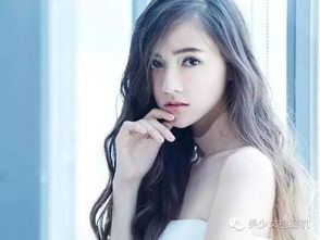 迪丽热巴微笑侧脸高清图