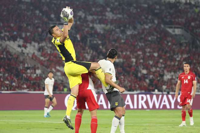 印尼队球员在比赛中防守