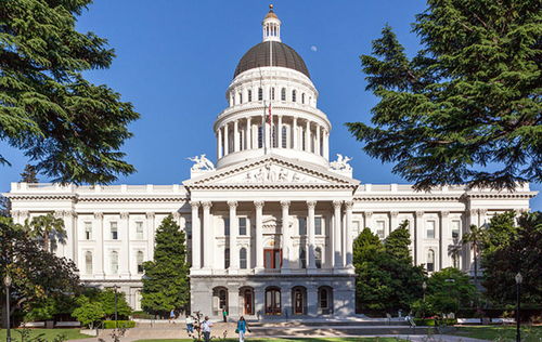 美国联邦与加州政府的博弈：一场权力与理念的对决