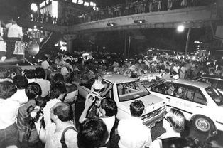 洛杉矶街头戒严状态