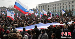 加州民众集会支持州长