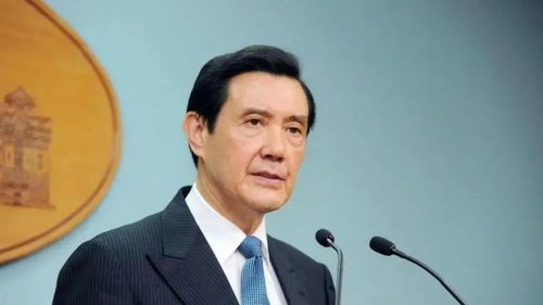 台北街头民众讨论马英九访陆新闻