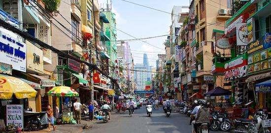 越南城市街头繁忙景象