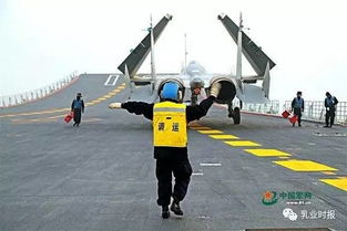 格蕾塔与志愿者们在甲板上合影