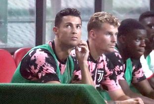 球迷在社交媒体上留言希望高洪波回归