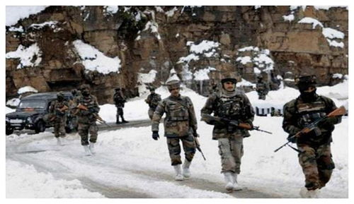 印度警方展开紧急救援行动