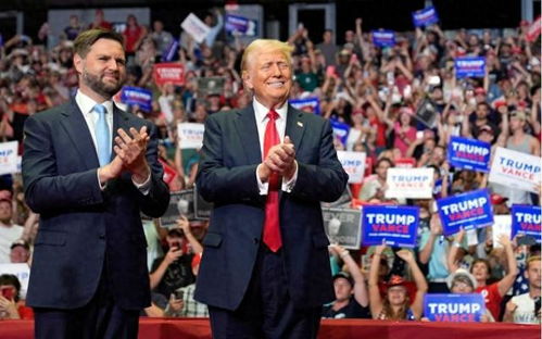 特朗普参加竞选集会