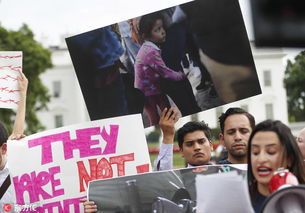 民众在白宫前抗议特朗普政策