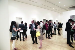 展览现场人群聚集