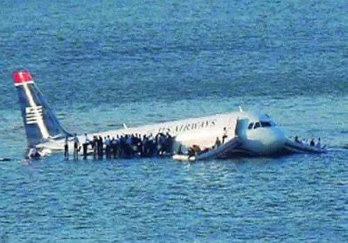 哈德逊河迫降飞机