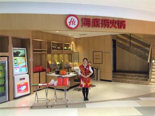 网友在社交媒体热烈讨论