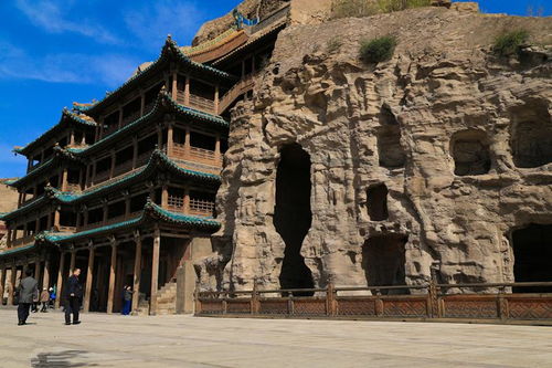 云冈石窟中的佛像细节图