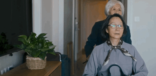 易小星谈老网红现状：90%销声匿迹，留几手是少数赢家｜银发族逆袭成新顶流？