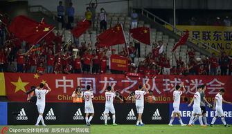 国足比赛现场球迷鼓掌表达不满