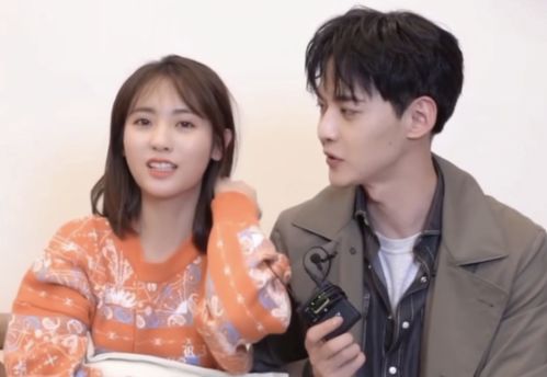 短片中邢菲与光影交织的画面